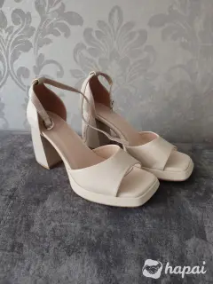 Новые босоножки р.38