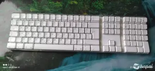 Беспроводная клавиатура Apple