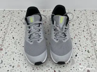 Кроссовки женские Nike Star Runner 2 (39 размер)