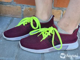Бордовые кеды тканевые