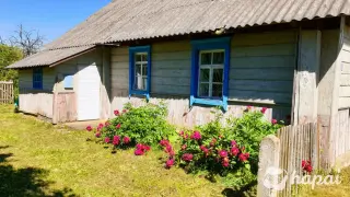 Дом с видом на озеро, баней, погребом, хозпостройками и садом