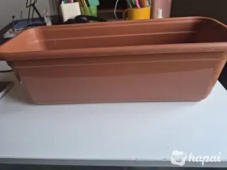 Ящик балконный пластмассовый