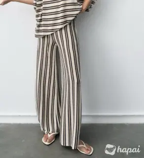 Широкие брюки из фактурной ткани Zara