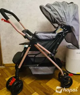 Новая прогулочная детская коляска