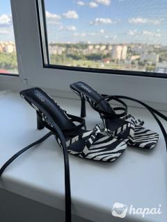 Стильные босоножки