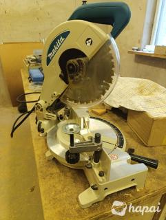 Продаю профессиональную торцовочную пилу Makita LS1040