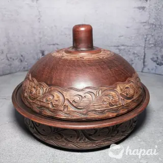 Красивый таджин из красной глины