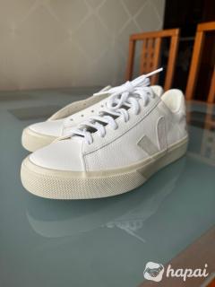 Кроссовки VEJA, р. 38-39, новые