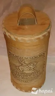 Берестяной туесок.