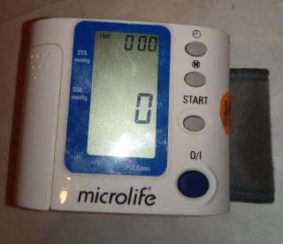 Тонометр Microlife BP-3BA0 на запчасти.