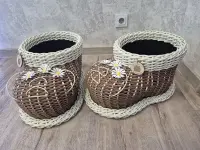 Кашпо из ротанга.