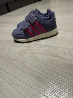 Кроссовки adidas